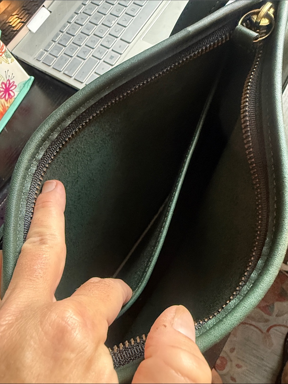 Vintage Coach Forest Green Leather Crossbody Bag - Picture 8 of 11